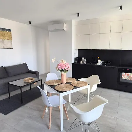 Apartment Towarowa 39 Tokio Apartment, Free Parking, Air-conditioning, Self Check-in 24h Posen